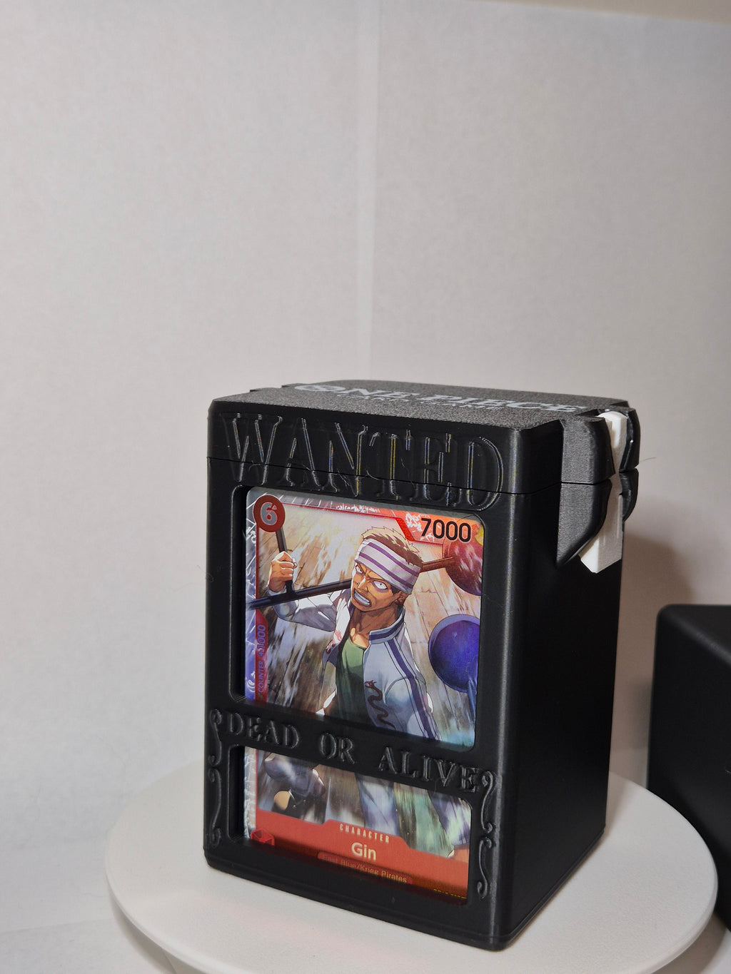 ONE PIECE Deck Box with Solid Latch